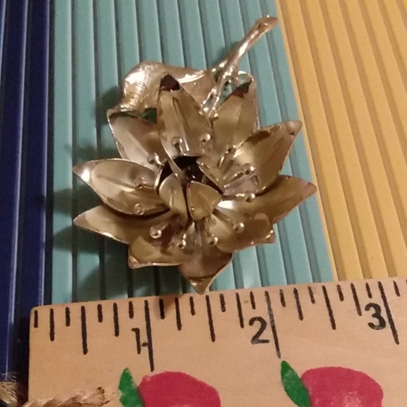 Large vintage flower pin brooch - Picture 4 of 4
